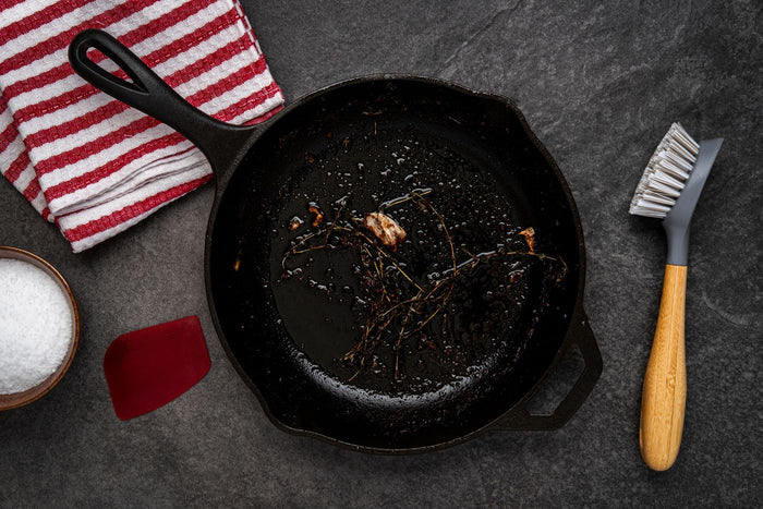 cast iron skillet cleaning